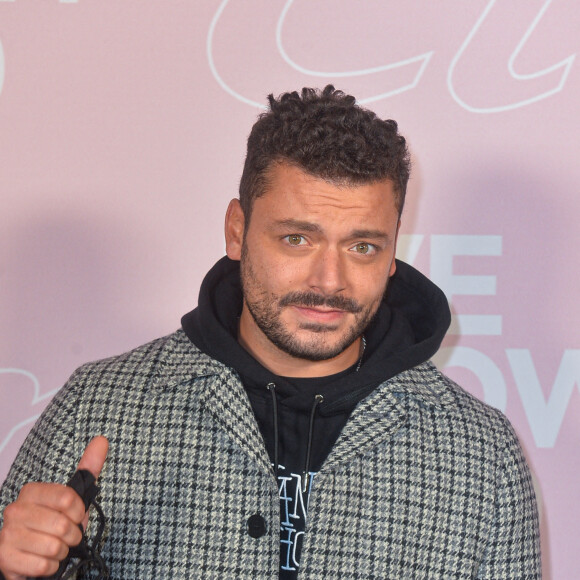 Kev Adams - Photocall du défilé Etam Live Show 2020 à Paris le 29 septembre 2020. © Pool Agence Bestimage 