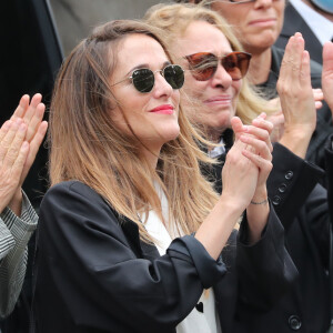 Joëlle Bercot (femme de Guy Bedos), Victoria Bedos (fille de Guy Bedos), Muriel Robin et sa compagne Anne Le Nen - Hommage à Guy Bedos en l'église de Saint-Germain-des-Prés à Paris le 4 juin 2020.