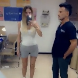 Jessica Thivenin dévoile le résultat de ses nouvelles fesses lors d'une visite chez son chirurgien - Snapchat