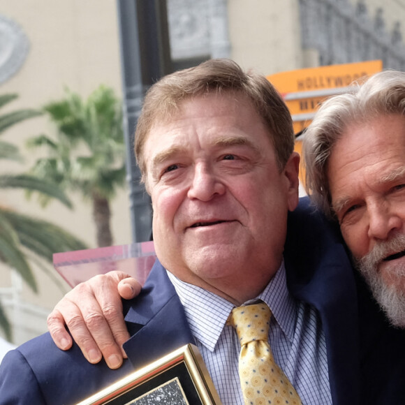 John Goodman et Jeff Bridges - Inauguration de la plaque de John Goodman sur le Walk Of Fame à Hollywood. Le 10 mars 2017 © Chris Delmas / Bestimage 