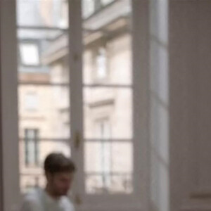 Lily Collins - Bande-annonce de la série Netflix "Emily in Paris" créée par Darren Star. Le 5 octobre 2020.