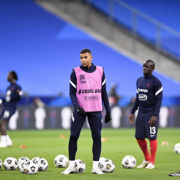 ECHAUFFEMENT - 10 KYLIAN MBAPPE (FRA) - Match de football de ligue des Nations France / Portugal (0-0) au stade de France à Saint-Denis le 11 octobre 2020. © FEP / Panoramic / Bestimage