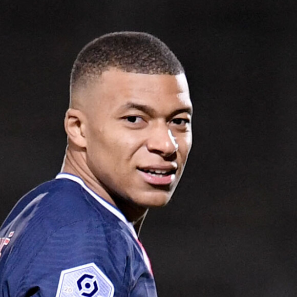 07 KYLIAN MBAPPE (PSG) - Le PSG bat Nîmes (4 - 0) en match de Ligue 1 à Nîmes le 16 octobre 2020. © Philippe Lecoeur / Panoramic / Bestimage