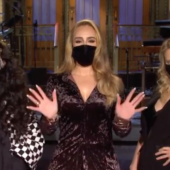 Adele (au milieu) animera la nouvelle émission Saturday Night Live ce samedi 24 octobre 2020.