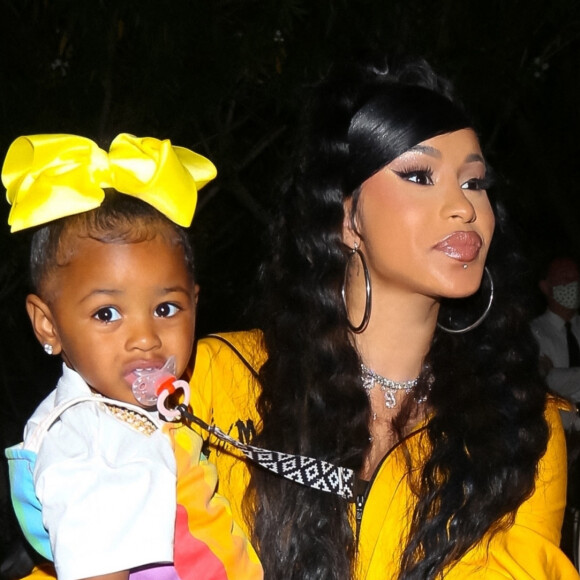 Exclusif - Cardi B et sa fille Kulture assistent à la soirée exclusive de Teyana Taylor pour la sortie de son nouvel album intitulé "The Album". Le père de sa fille, Offset est arrivé plus tard et ils ont passé la soirée ensemble en famille. Los Angeles, le 17 juin 2020.