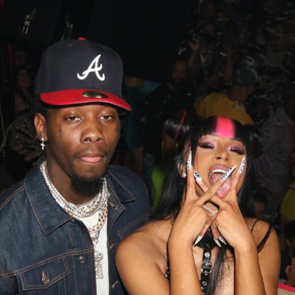 Exclusif - Cardi B et son mari Offset font le show au club Liv à Miami le 31 janvier 2020.