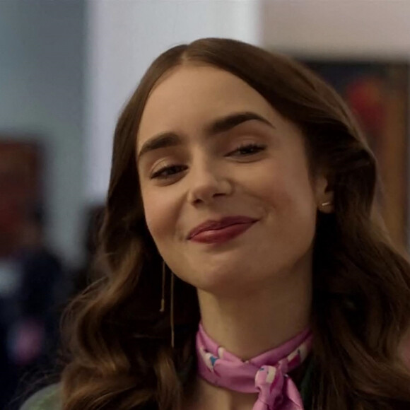 Lily Collins - Bande-annonce de la série Netflix "Emily in Paris" créée par Darren Star. Le 5 octobre 2020.