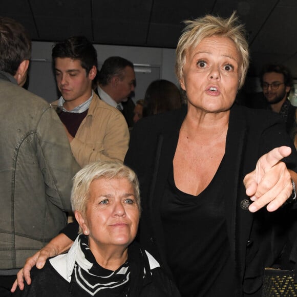 Mimie Mathy et Muriel Robin - Générale du nouveau spectacle "Muriel Robin et Pof !" au Palais des Sports à Paris le 3 octobre 2019. © Coadic Guirec/Bestimage