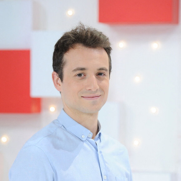 Hugo Clément - Enregistrement de l'émission "Vivement Dimanche" présentée par M.Drucker et diffusée le 23 février 2020 sur France 2. © Guillaume Gaffiot / Bestimage