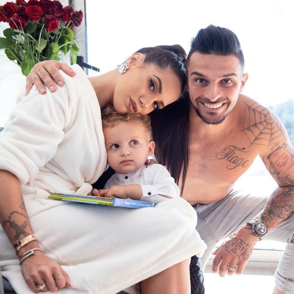 Manon Marsault et Julien Tanti, parents de Tiago (2 ans) et Angelina (presque 2 mois), sont au coeur d'une polémique après une visite au zoo à Dubaï.