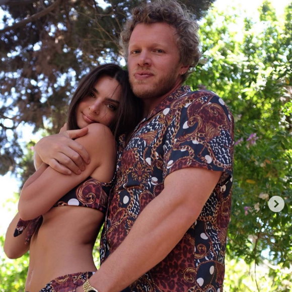 Emily Ratajkowski et son mari Sebastien Bear-McClard. Mai 2020.