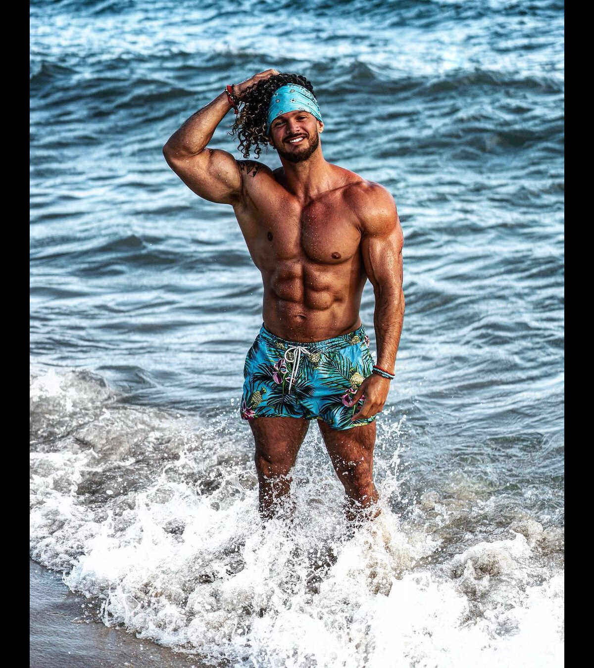 https://static1.purepeople.com/articles/7/40/98/77/@/5897132-anthony-amar-de-koh-lanta-a-cannes-le-1200x0-2.jpg