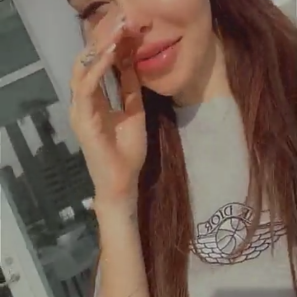 Nabilla très émue en retrouvant la maison des Anges 5 à Miami où elle a rencontré son mari Thomas il y a huit ans - 28 octobre 2020