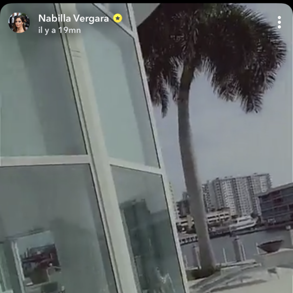 Nabilla très émue en retrouvant la maison des Anges 5 à Miami où elle a rencontré son mari Thomas il y a huit ans - 28 octobre 2020