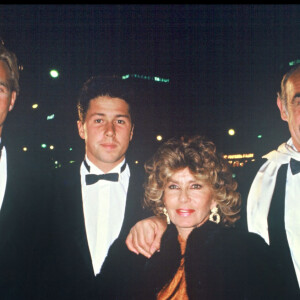 San Connery, sa femme Micheline et son fils Jason, lors de la soirée des César en 1987.