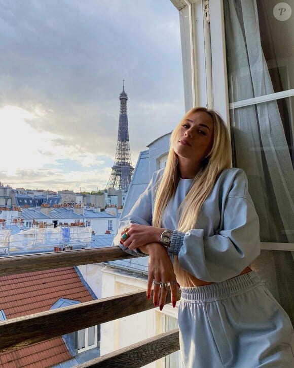 Charlotte Bobb des "Marseillais VS Le Reste du monde" à Paris, le 18 octobre 2020