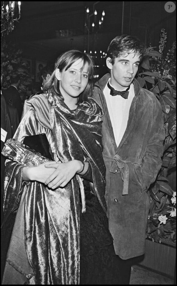 Archives - Sophie Marceau et Philippe Cosso à la soirée des César. Sophie Marseau, César du meilleur espoir féminin pour "La Boum 2". 1983.