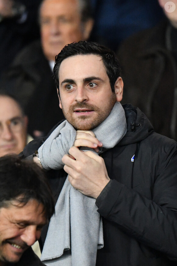 Camille Combal dans les tribunes du parc des Princes lors du match de football de ligue 1, opposant le Paris Saint-Germain (PSG) contre l'Olympique de Marseille (OM) à Paris, France, le 17 mars 2019. Le PSG a gagné 3-1.