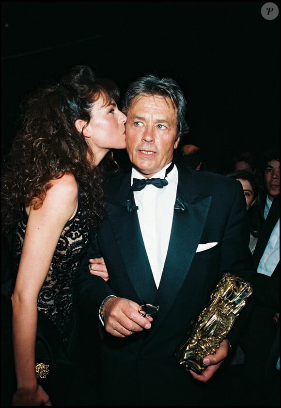 Archives- Rosalie et son mari Alain Delon aux Césars en 1995
