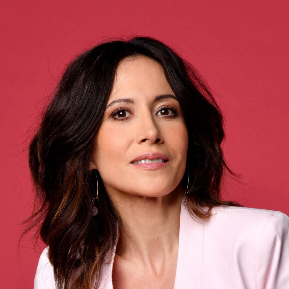 Fabienne Carat, une des comédiennes de la série "Plus Belle la Vie", diffusée sur France 3, durant une séance photo en studio à Marseille, le 30 juillet 2020. Du 7 août au 10 septembre, " Plus belle la vie " va proposer à ses fans une histoire feel-good, 100% féminine. © Bruno Bebert / Bestimage