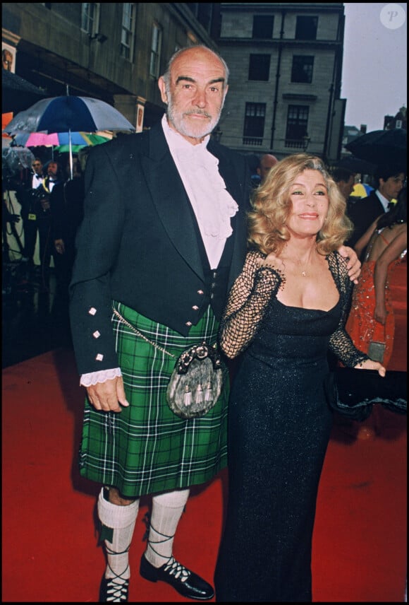 Sean Connery et sa femme Micheline Roquebrune - Archives. 1998