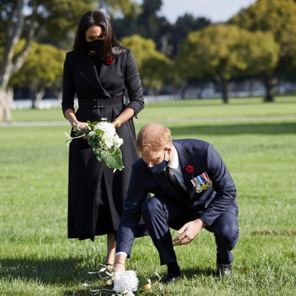 Le prince Harry et Meghan Markle au cimetière national de Los Angeles le 8 novembre 2020. Photo by Lee Morgan/PA Photos