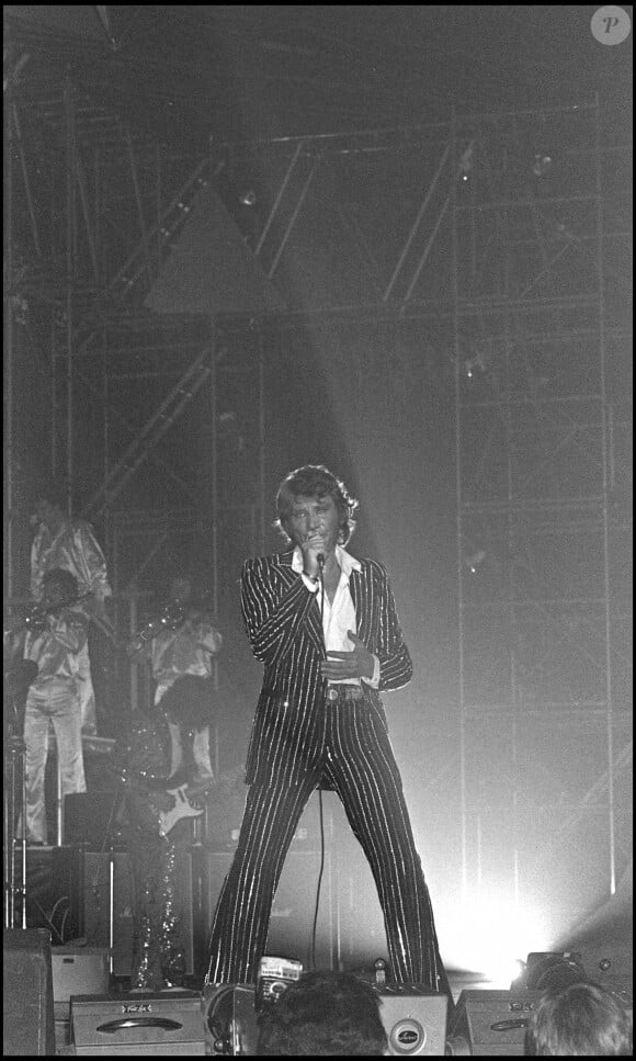 Johnny en concert au Palais des Sports en 1976.