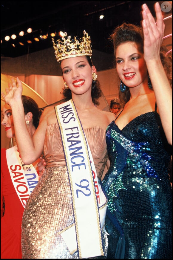 Archives- Linda Hardy, Miss Pays-de-Loire, élue Miss France avec Mareva Georges, Miss France 1991. 