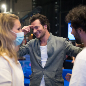 Exclusif - Amir Haddad - Backstage de l'enregistrement de l'émission "La boite à secrets" N°6, présentée par F.Bollaert, qui sera diffusée le 13 novembre sur France 3. Le 22 septembre 2020 © Tiziano Da Silva / Bestimage