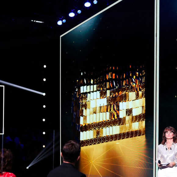 Exclusif - Faustine Bollaert, Vincent Niclo, Anne Roumanoff, Amir Haddad - Enregistrement de l'émission "La boite à secrets" N°6, présentée par F.Bollaert, qui sera diffusée le 13 novembre sur France 3. Le 22 septembre 2020 © Tiziano Da Silva / Bestimage