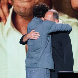 Exclusif - Amir Haddad et sa surprise : son père René-Mikhael Haddad et son cousin Anto - Surprise - Enregistrement de l'émission "La boite à secrets" N°6, présentée par F.Bollaert, qui sera diffusée le 13 novembre sur France 3. © Tiziano Da Silva / Bestimage