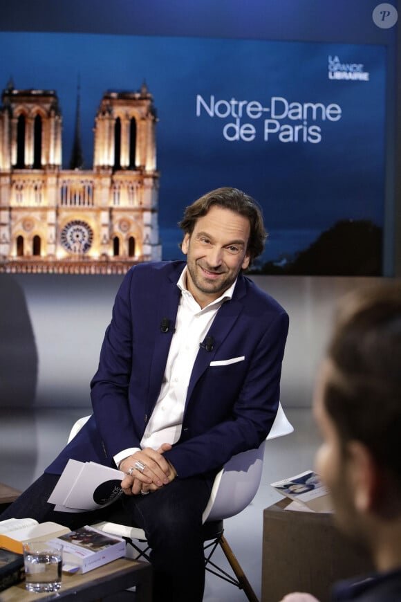 François Busnel - Enregistrement de l'émission "La grande librairie Spéciale Notre-Dame de Paris" sur France 5. Le 17 avril 2019.