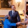 Virginia McLaurin, 106 ans, était l'invitée de la Maison Blanche, tellement heureuse de voire Barack et Michelle Obama qu'elle a voulu danser avec eux le 18 février 2016. 