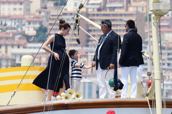 Charlotte Casiraghi et son fils Raphael et des invités et membres du Yacht Club - Le départ du 1er Monaco Globe Series à Monaco le 3 juin 2018. © Bruno Bebert/Bestimage