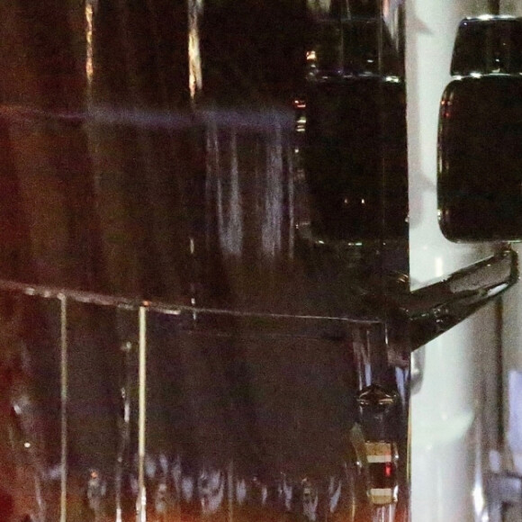 Exclusif - Justin Bieber en boxer Calvin Klein sur le tournage de son nouveau clip vidéo à Los Angeles, le 1er novembre 2020. Sa femme Hailey Baldwin Bieber était présente sur le plateau toute la journée.
