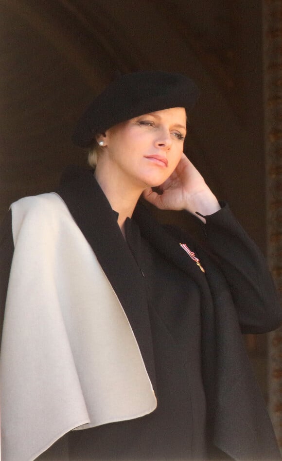La princesse Charlène (enceinte) - La famille de Monaco au balcon du palais princier lors de la fête nationale monégasque. Le 19 novembre 2014