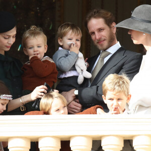 Béatrice Borromeo et ses fils Francesco et Stefano Casiraghi, Andrea Casiraghi et sa femme Tatiana Santo Domingo, leurs enfants India, Sacha et Maximilian - La famille princière de Monaco au balcon du palais lors de la Fête nationale monégasque à Monaco. Le 19 novembre 2019 © Dominique Jacovides / Bestimage