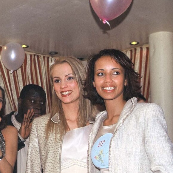 Elodie Gossuin lors de la fête organisée pour les 20 ans de Sonia Rolland à Paris en 2001.