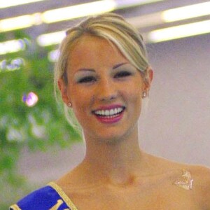 Elodie Gossuin, Miss France et Miss Europe 2001 à Paris en 2002.