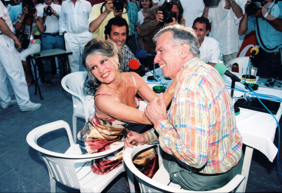 Brigitte Bardot et Roger Vadim à Saint-Tropez en 1995.