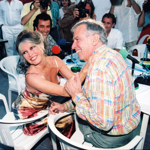 Brigitte Bardot et Roger Vadim à Saint-Tropez en 1995.