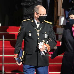 Le prince Albert II de Monaco, la princesse Charlène de Monaco - La famille princière assiste à la messe d'action de grace avec Te Deum à la cathédrale de Monaco à l'occasion de la Fête Nationale 2020 de la principauté de Monaco le 19 novembre 2020. © Cyril Dodergny / Nice Matin / Bestimage