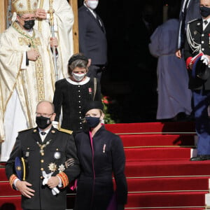 Le prince Albert II de Monaco, la princesse Charlène de Monaco, la princesse Caroline de Hanovre - La famille princière assiste à la messe d'action de grace avec Te Deum à la cathédrale de Monaco à l'occasion de la Fête Nationale 2020 de la principauté de Monaco le 19 novembre 2020. © Claudia Albuquerque / Bestimage