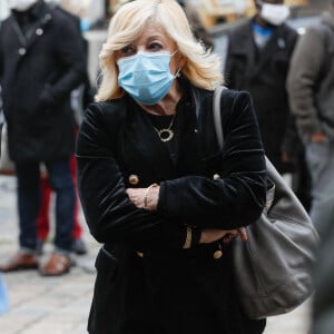 Exclusif - Nicoletta (Nicole Grisoni) - Arrivées aux obsèques du chef Gérard Idoux (restaurateur à la tête du Récamier) en l'église de Saint-Germain-des-Prés à Paris, le 08 octobre 2020. Le monde politique et artistique étaient réunis ce matin. Ce fut une cérémonie pleine de tendresse comme Gérard Idoux aurait voulu que ce soit. Il sera inhumé demain dans sa ville natale de Nevers. © Christophe Clovis / Bestimage