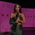  Megan Fox annonce l'arrivée de son compagnon Machine Gun Kelly (MGK) qui interprète 2 titres "Bloody Valentine" et "My Ex's Best Friend' sur la scène des "American Music Awards 2020" à Los Angeles, le 22 novembre 2020. 