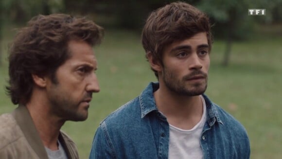 Clément Rémiens et Frédéric Diefenthal dans la série "Ici tout commence", diffusée sur TF1.