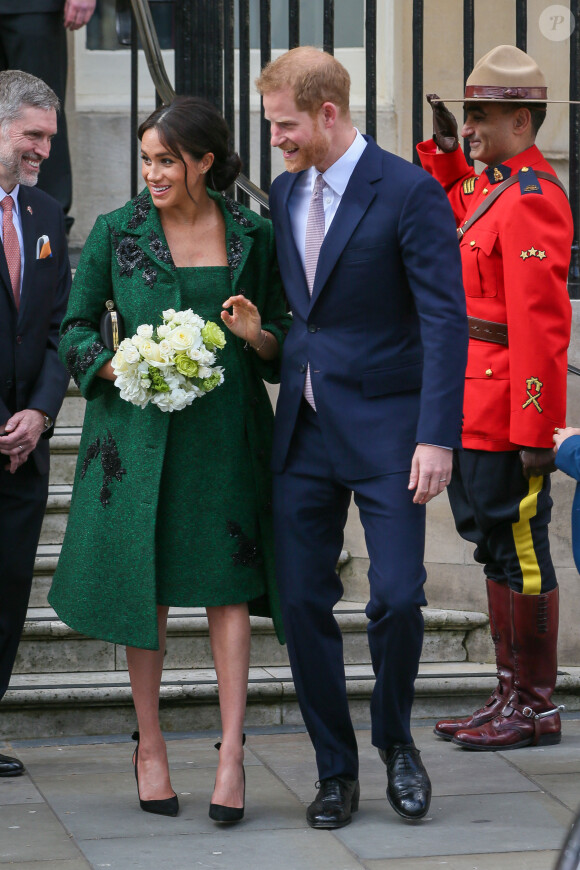 Le prince Harry, duc de Sussex, Meghan Markle, duchesse de Sussex, enceinte, à la sortie de Canada House après une cérémonie pour la Journée du Commonwealth à Londres le 11 mars 2019. 