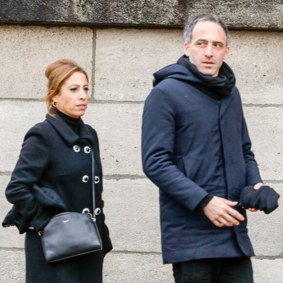 Léa Salamé et son compagnon Raphaël Glucksmann - Obsèques de Sébastien Demorand à la Coupole du crématorium du cimetière du Père-Lachaise à Paris, France, le 31 janvier 2020.