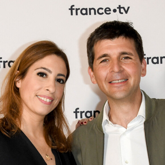 Léa Salamé et Thomas Sotto au photocall de la conférence de presse de France 2 au théâtre Marigny à Paris le 18 juin 2019 © Coadic Guirec / Bestimage