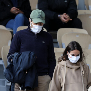 Vianney Bureau et sa compagne Catherine Robert en tribune lors des internationaux de tennis de Roland Garros à Paris le 4 octobre 2020. © Dominique Jacovides / Bestimage